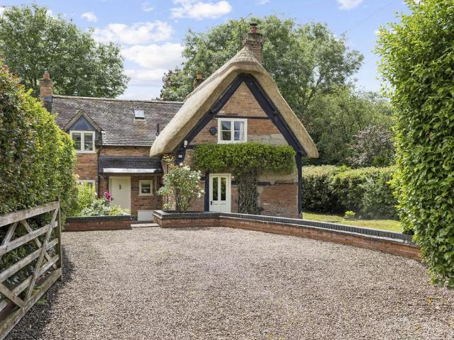 House for sale in Green Close, Warwickshire