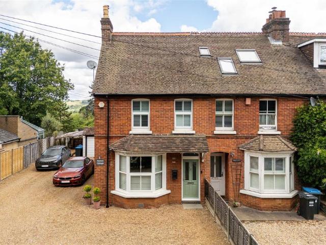 House for sale in Hillview, Surrey