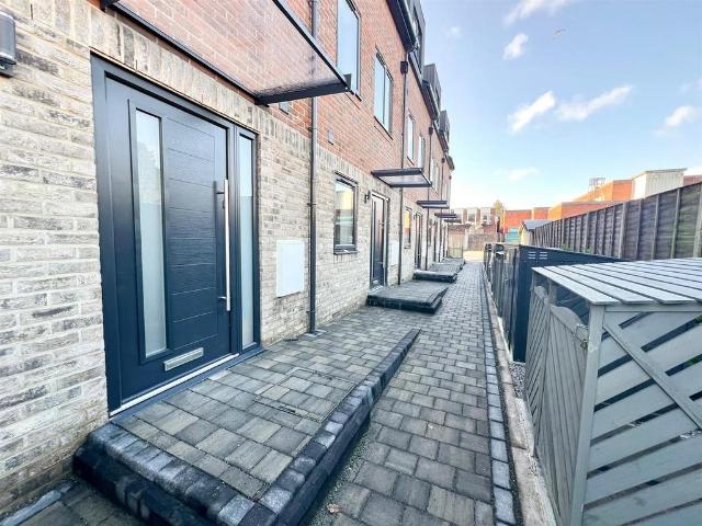 House for sale in Tricketts Cross, Ferndown