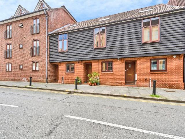 House for sale in Norbiton, Greater London