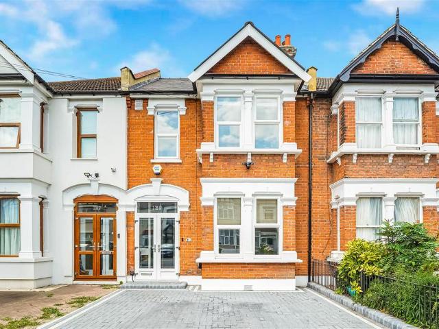 House for sale in Gants Hill, Greater London