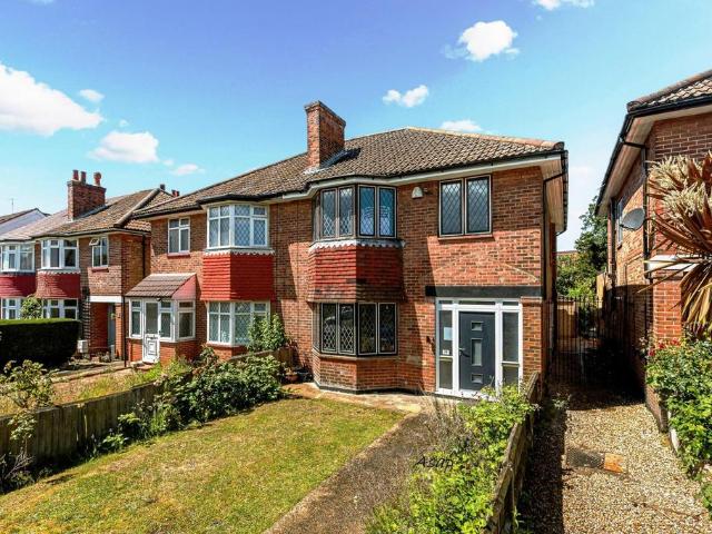 House for sale in London Borough of Ealing, Park Royal