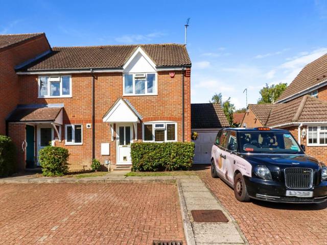 House for sale in Leavesden, Three Rivers