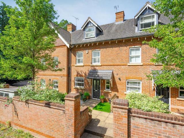 House for sale in Martin's Heron, Winkfield