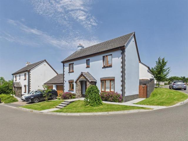 House for sale in Kilgetty, Wales