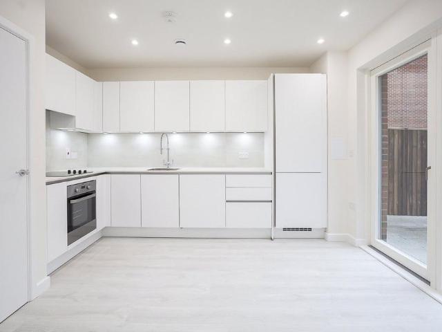 House for sale in Harrow Weald, Greater London