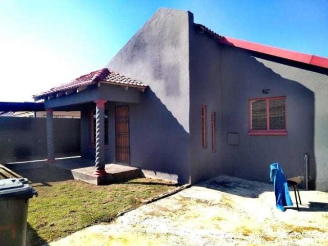 House for sale in Vosloorus, Gauteng
