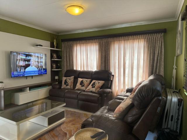 House for sale in Akasia, Gauteng