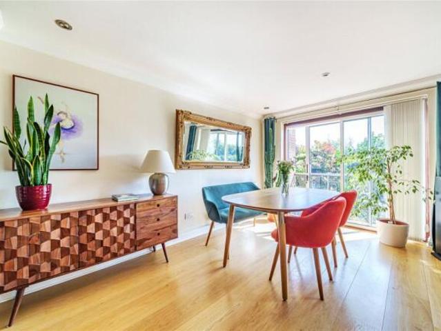 House for sale in Artington, Westborough