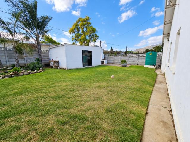 House for sale in Ashton, Western Cape