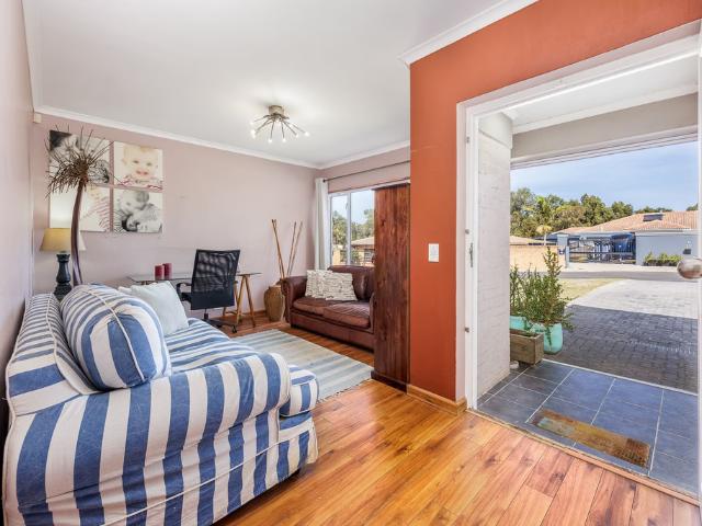 House for sale in West Coast, Aurora