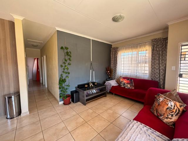 House for sale in Mohlakeng, Gauteng
