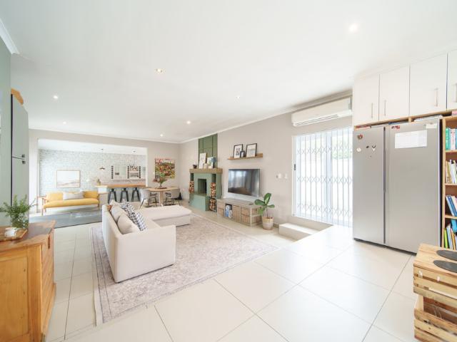 House for sale in Beacon Bay, East London