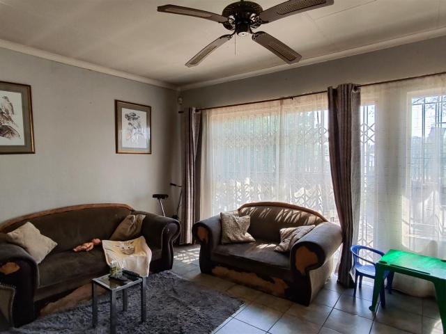 House for sale in Birchleigh North, Ekurhuleni