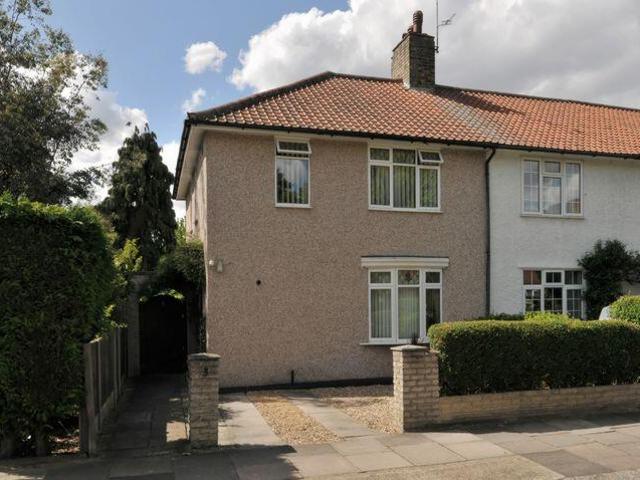 House for sale in Barnes