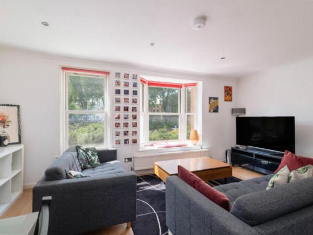 House for sale in Cat Hill