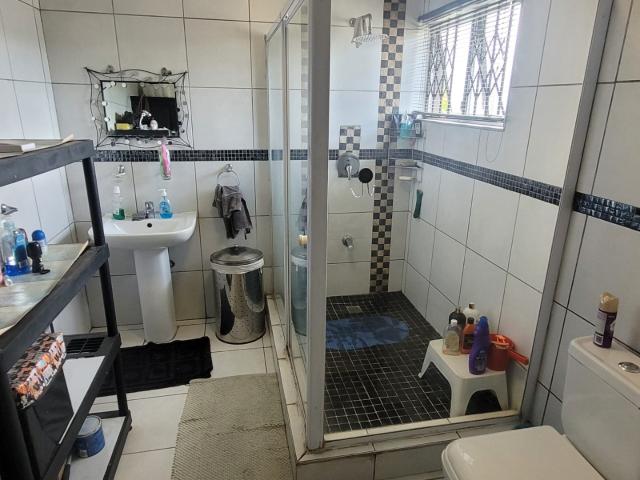House for sale in Queensburgh, Kwazulu-natal