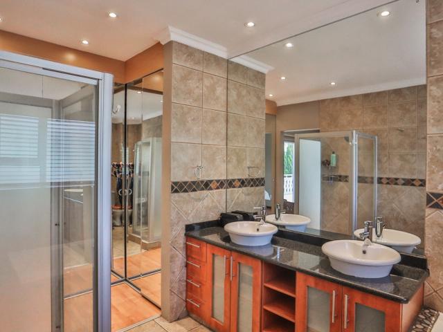 House for sale in Hartbeespoort Dam Nature Reserve, North West