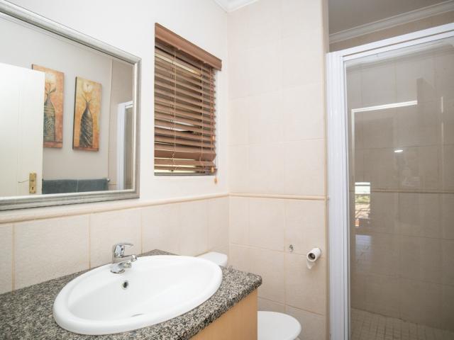 House for sale in Hartbeespoort Dam Nature Reserve, North West