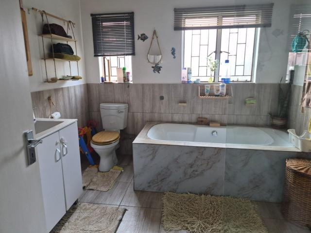 House for sale in Akasia, Gauteng