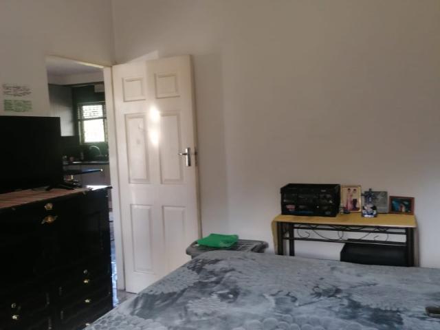House for sale in Chatsworth, Kwazulu-natal