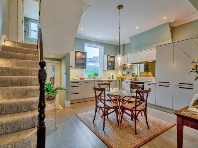 House for sale in West Kensington, Greater London