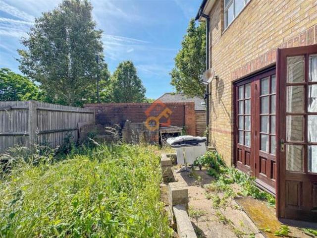 Property for sale in Cat Hill