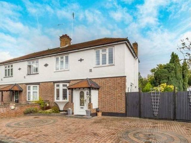 House for rent in Surrey