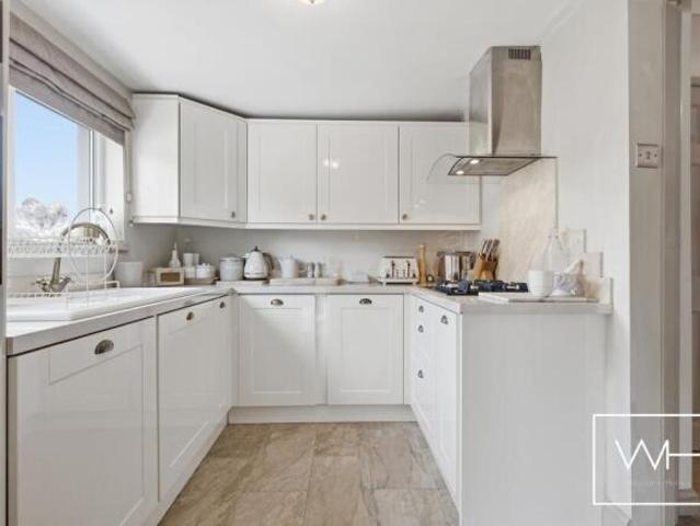 House for sale in Scawsby, South Yorkshire