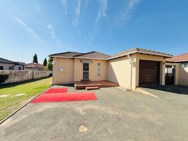 House for sale in Roodepoort