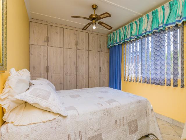House for sale in Chatsworth, Kwazulu-natal