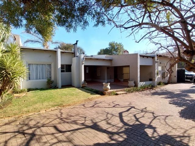 House for sale in Mohlakeng, Gauteng