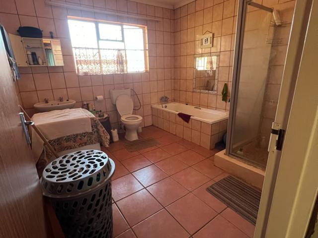 House for sale in Kgalagadi, Northern Cape