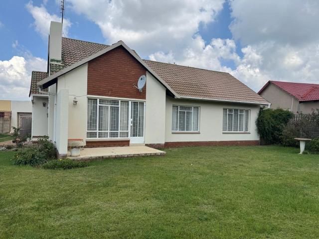 House for sale in Mohlakeng, Gauteng