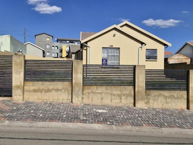 House for sale in Roodepoort