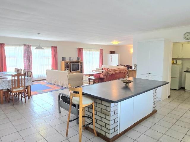House for sale in Baardskeerdersbos, Western Cape
