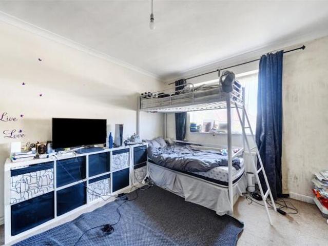 House for sale in London Borough of Merton, Mitcham