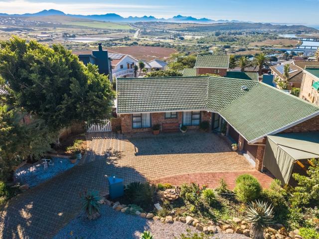 House for sale in Groot Brak Rivier, Western Cape