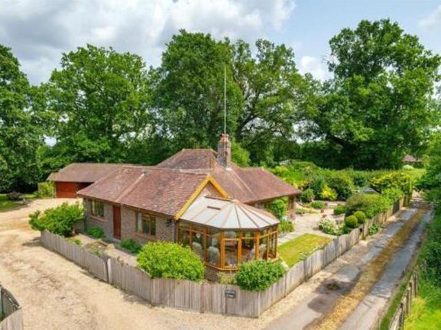 House for sale in Grayswood, Fole