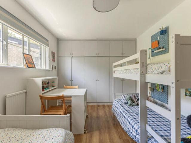 House for sale in Cat Hill