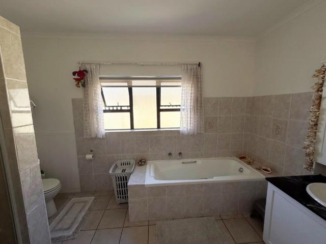 House for sale in Baardskeerdersbos, Western Cape