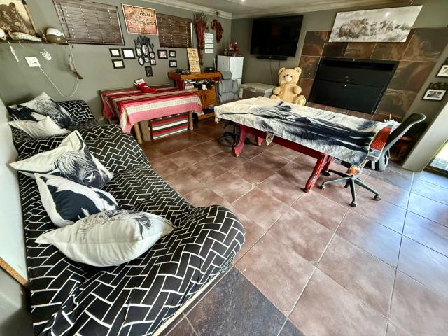 House for sale in Heuweloord, Gauteng