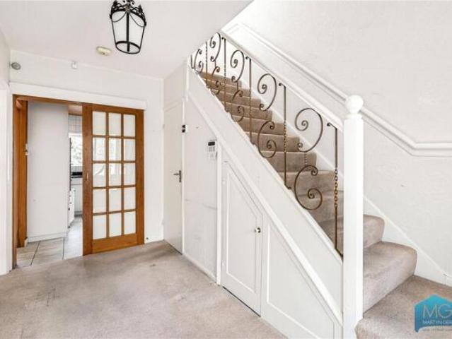 House for sale in Cat Hill