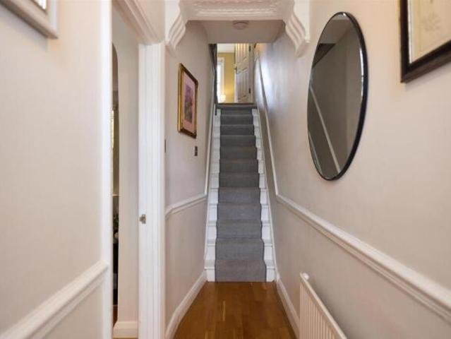 House for sale in Cat Hill