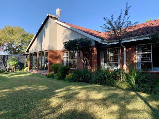 House for sale in Ifafi, Hartbeespoort Dam Nature Reserve