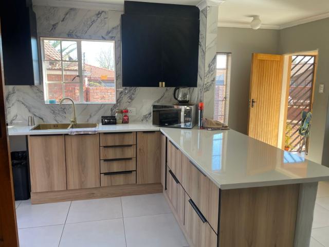 House for sale in Kgalagadi, Northern Cape