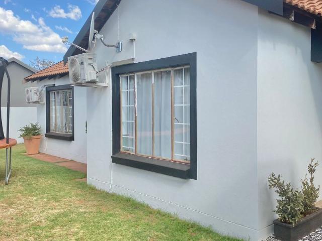 House for sale in Kgalagadi, Northern Cape