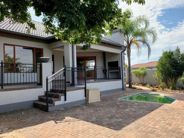 House for sale in Hartbeespoort Dam Nature Reserve, North West