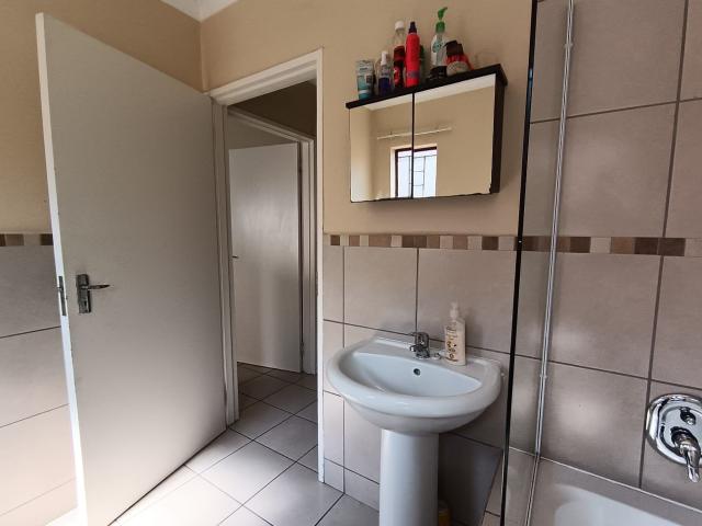 House for sale in Olievenhoutbos, Gauteng