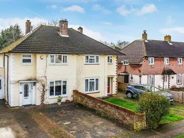 House for sale in Pachesham Park, Surrey